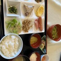 朝食ビュッフェ。島の味も楽しめ美味しかったです。