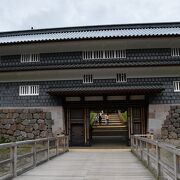 尾山神社口の鼠多門櫓