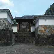 紫陽花も綺麗な甲府駅前にある城跡