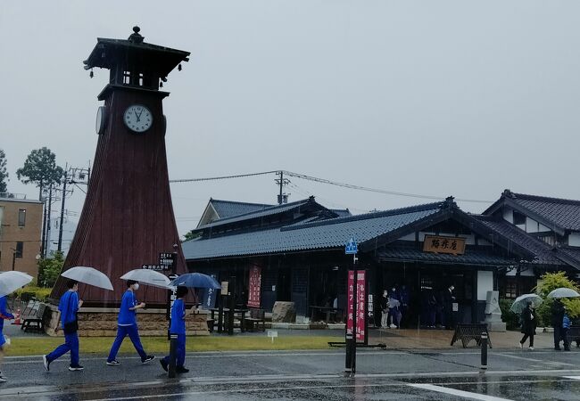 広い無料駐車場が便利！！