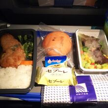 成田→サイパン行きの機内食は美味しかったです！