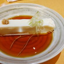 珍しい豆腐素麺は暑い日にぴったり。