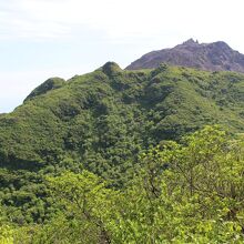 手前は普賢岳、奥は平成新山