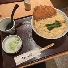 カツとじ蕎麦