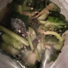 ガーリック味のサラダ