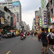 治安良好、楽しい夜市です