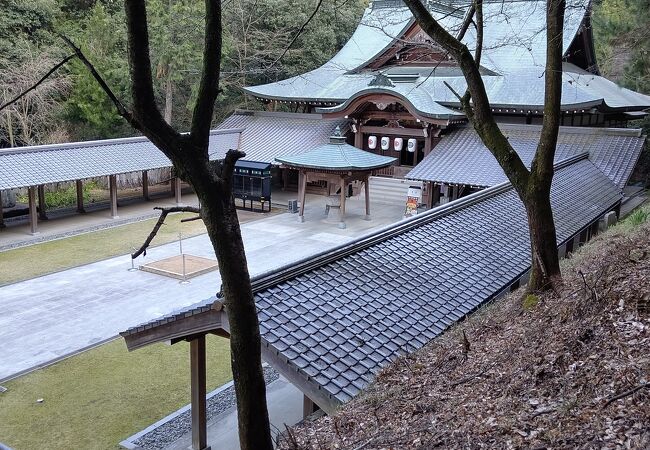 希少品 修験道要所 石槌神社 石鉄山 前神寺 古銅 共厨子 石鉄蔵王大観音 三尊像(不動明王仏教美術骨董品ブロンズ時代物役小角京都 希少品 修験道要所 石槌神社 石鉄山 前神寺 古銅 共厨子 石鉄蔵王大観音 三尊像(不動明王仏教美術骨董品ブロンズ時代物役小角京都