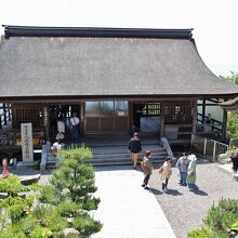 本殿から見た「龍神拝所」