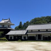 岩村歴史資料館のそばにあります