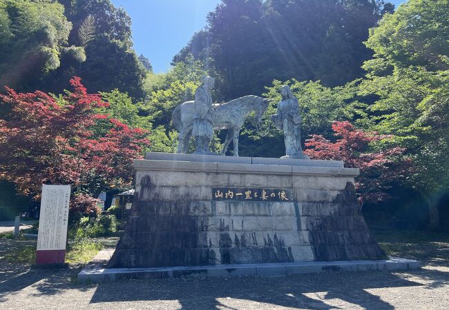 郡上八幡城のそばにあります