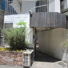 ３御門跡近景とビル表示名