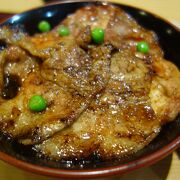  エスタ西館にある豚丼のお店。オーソドックスナ豚丼。おいしい。