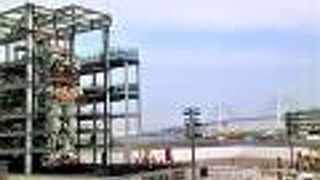 [ガンダム]と横浜ベイブリッジを一緒に撮りました♪