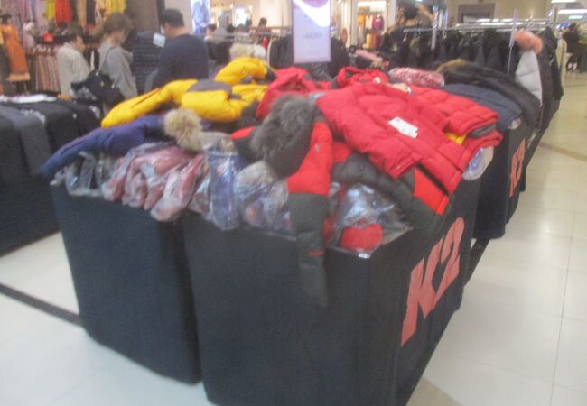 コリアンファッションの流れを見ることができます