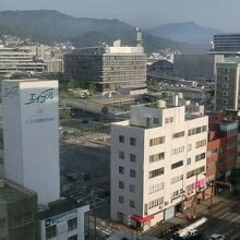 部屋からの眺め／長崎県県庁、長崎駅方面