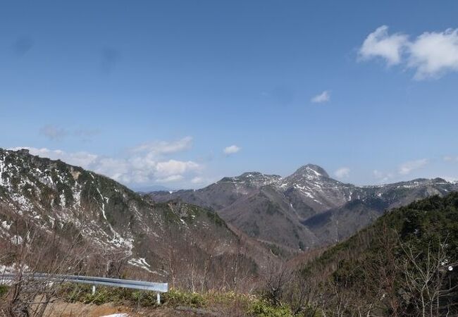 万座山