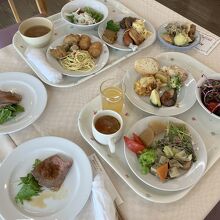 夕食バイキング