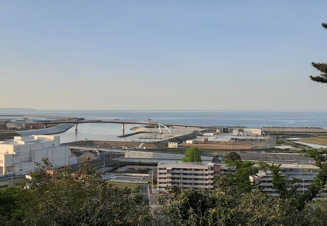 文学碑の多い公園 （日和山公園）