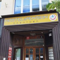 ホステルのエントランス。