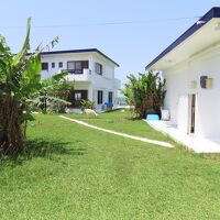 左は母屋、右が宿泊棟