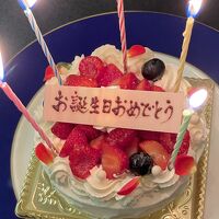 イチゴいっぱいの誕生日ケーキ♪