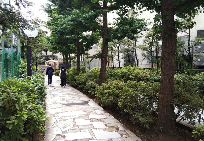 新宿遊歩道公園