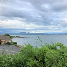 雨の季節だったが、車窓からの宍道湖は美しかった