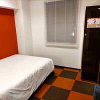 机が折りたたみ式で椅子も仕舞われてるので広く感じます