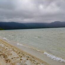 宇曽利山湖の極楽浜