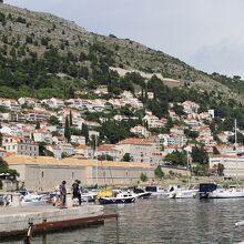 旧港のそばには、検疫と隔離の施設だった「ラザレット」がある