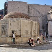 15世紀に完成した歴史ある噴水