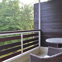 森を望むベランダ