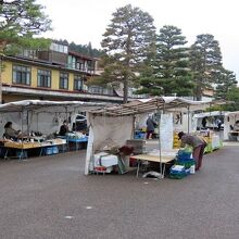 高山陣屋前朝市