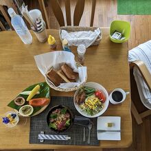 ゲストハウスりゅうかく、ご自慢の朝食。