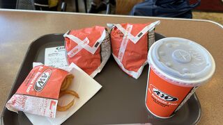 かなり並びます