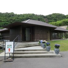 園内に入ると「鹿児島世界文化遺産オリエンテーションセンター」