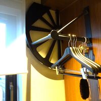 凝った作りの室内