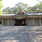 森林の中にある神社