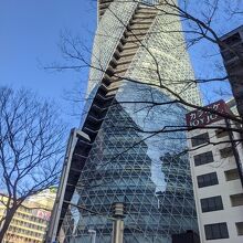 斬新なスパイラルタワー