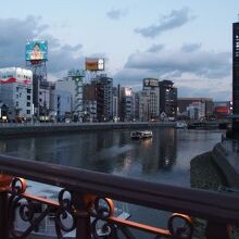 中洲と那珂川の景観。