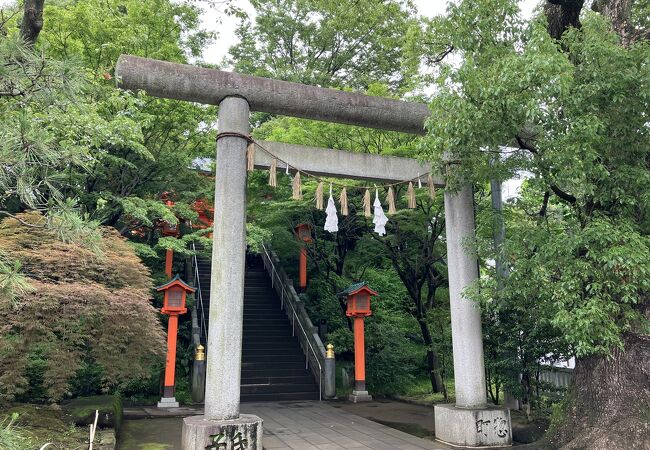 穴八幡宮