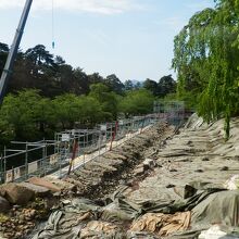 内濠石垣修復工事中