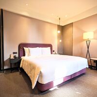  ベッドは大きくて適度な硬さで、とて