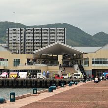 佐世保駅のすぐ近くにある