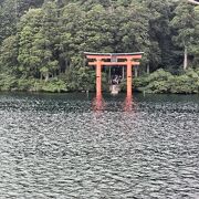 芦ノ湖に鳥居☆