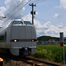 和倉温泉行きの特急列車