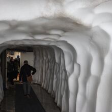 雪のトンネル