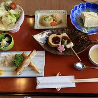 湯波御膳。最初のセッティング