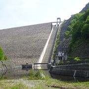 天端からの景色が良いダム （奈良俣ダム） 