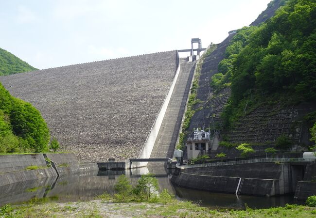 天端からの景色が良いダム （奈良俣ダム） 